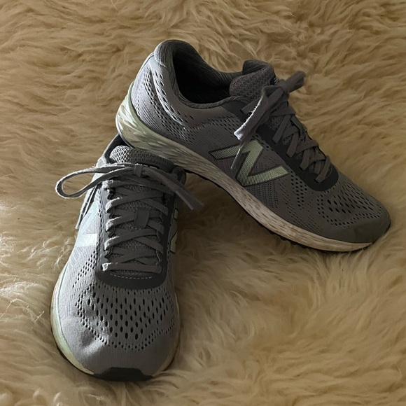 New Balance Gray/Teal Running Shoes - Picture 8 of 8